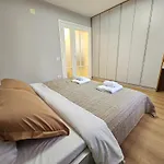 Valentino\'S Nest